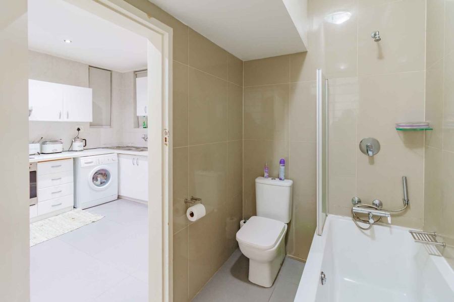 To Let 1 Bedroom Property for Rent in Sea Point Western Cape